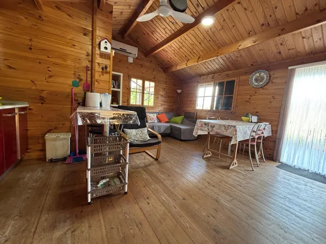 Se vende coqueta casa de madera con terreno en el rellano de molina — 20