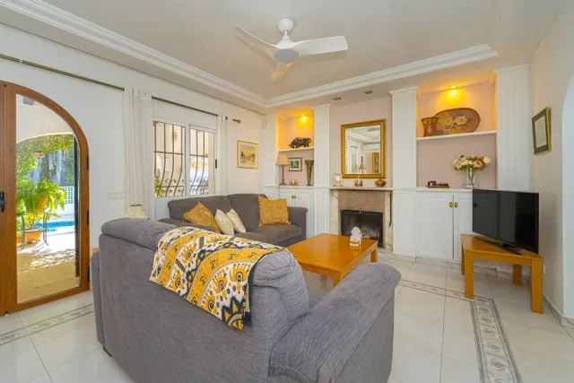 Villa Montgó. Villa tradicional en venta en las laderas del Montgó, entre Dénia y Jávea. — 13