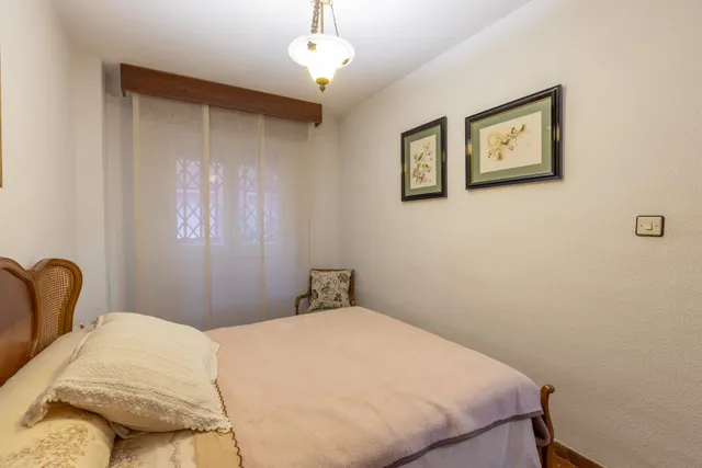 Amplio piso de 4 dormitorios en la prestigiosa urbanización Las Brisas – La Chana — 22