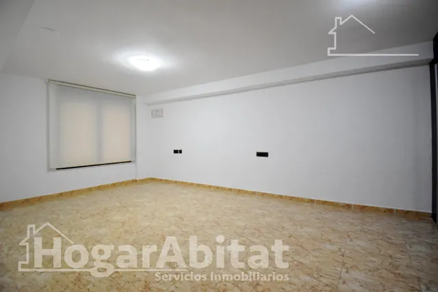 Espacio familiar y comodidad absoluta en este piso totalmente exterior con garaje privado cerrado — 24