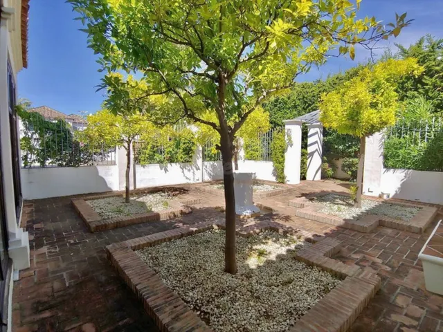 EXCLUSIVA VILLA CORTIJO EN GUADALMINA BAJA - MARBELLA - foto 3