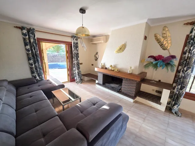 Villa en Gran Avenida de Benicàssim. Cerca del pueblo y de la playa del Voramar. 1700 m2 de parcela, — 9