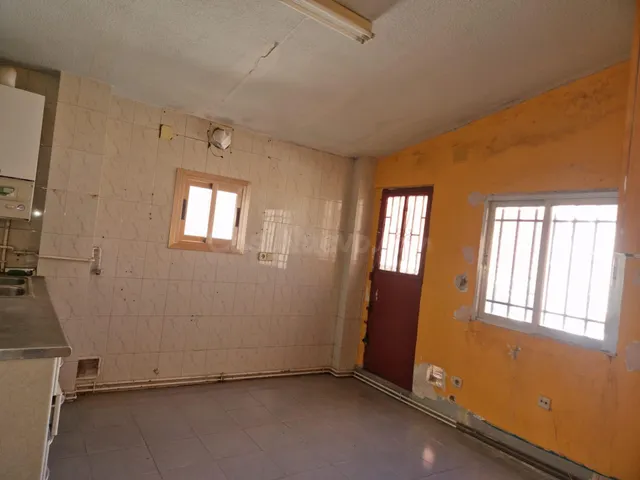 AOC VENDE EN EL CENTRO DE MOSTOLES, CASA EN PRIMERA PLANTA PARA REFORMAR CON GRAN POTENCIAL. — 5