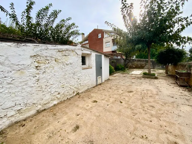 Casa de pueblo en el centro de Alella — 24