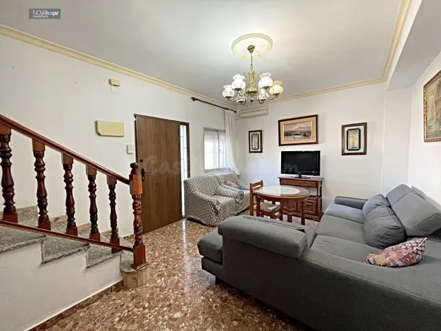 Amplia casa mata con gran patio y garaje — 3