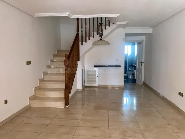 Triplex semi adosado en la tranquila Urbanización Rocajuna — 3
