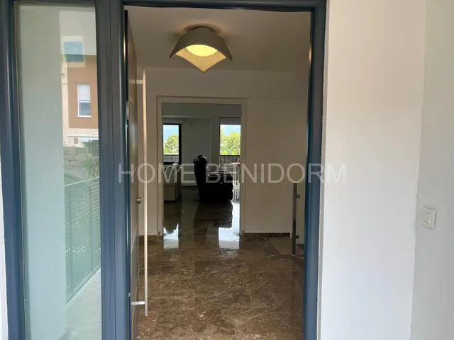 CHALET INDEPENDIENTE COMPLETAMENTE REFORMADO CON PISCINA, GARAJE Y VISTAS DESPEJADAS — 28