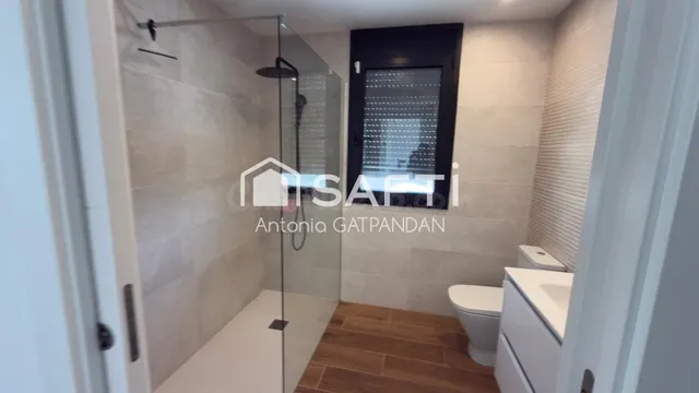 Exclusiva, diseño y confort en una sola planta - foto 2