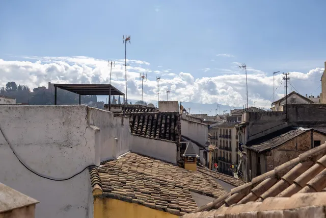 ÁTICO CON TERRAZA Y VISTAS ESPECTACULARES EN CALLE ELVIRA — 21