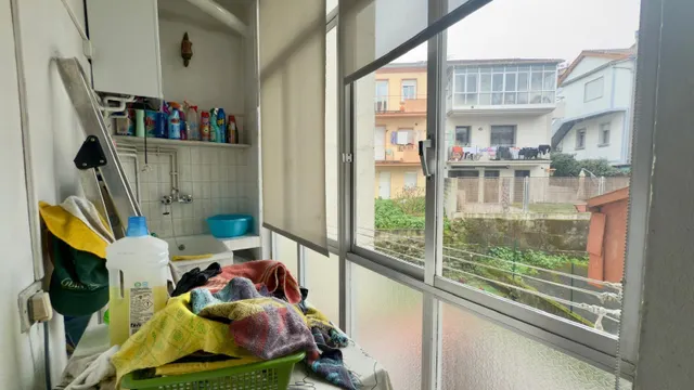 ¡Tu nuevo hogar en este encantador piso en un edificio con carácter del año 1975 y 4 habitaciones! — 43