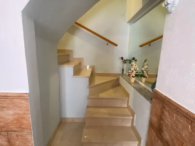 ¡AMPLIA VIVIENDA CON TERRAZA EN LA ZONA ALTA DE LA POBLACIÓN! — 7
