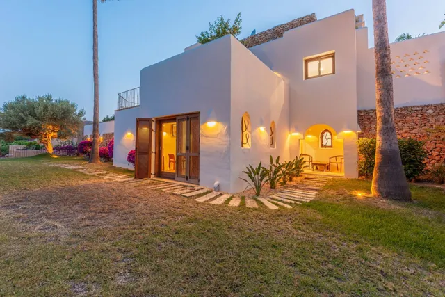 Villa de Estilo Finca Mediterránea con Vistas al Mar en Moraira — 26
