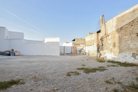 ¡532 m2 DE POSIBILIDADES EN PLENO CENTRO DE ATARFE!