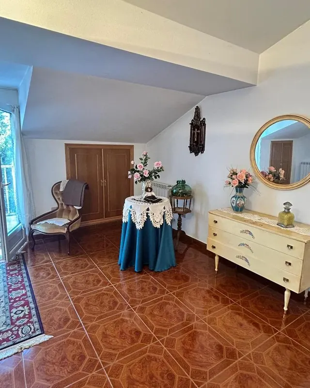 Espectacular Casa y Solar en el Corazón de Cacabelos — 34