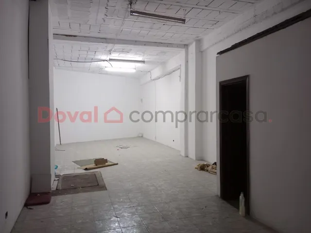 LOCAL COMERCIAL EN PIZARRO — 11