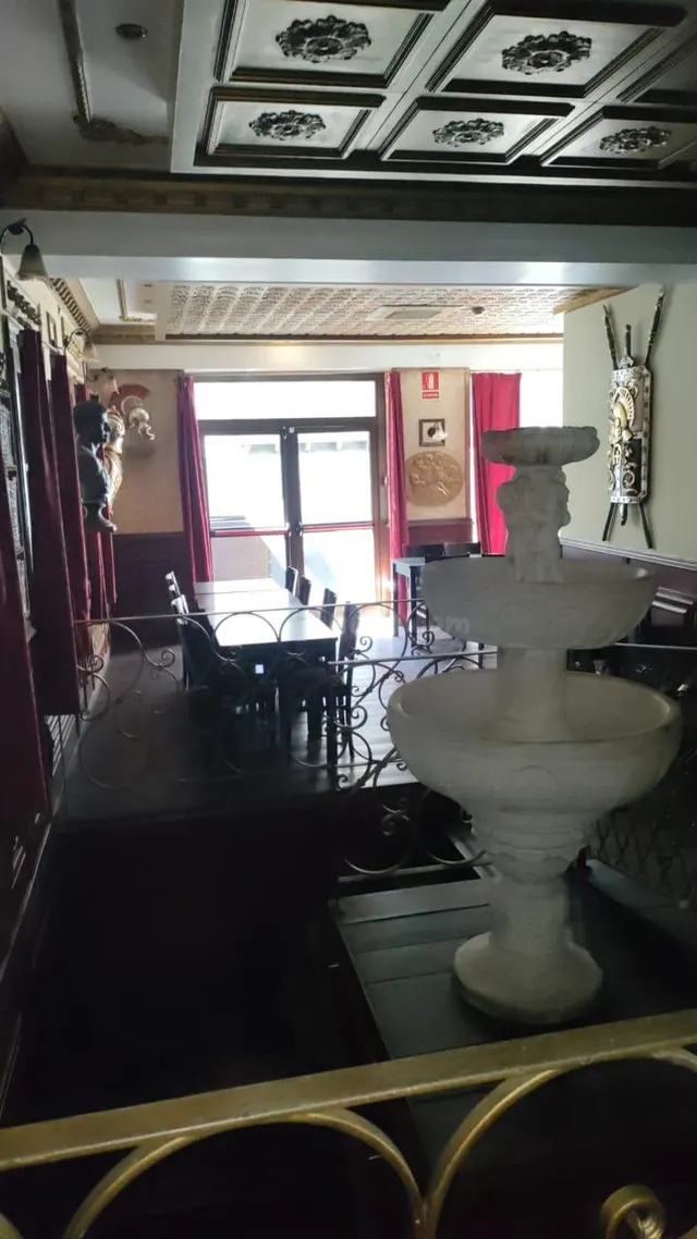 Excelente Local Comercial en  la Avenida más transitada de Andorra — 5