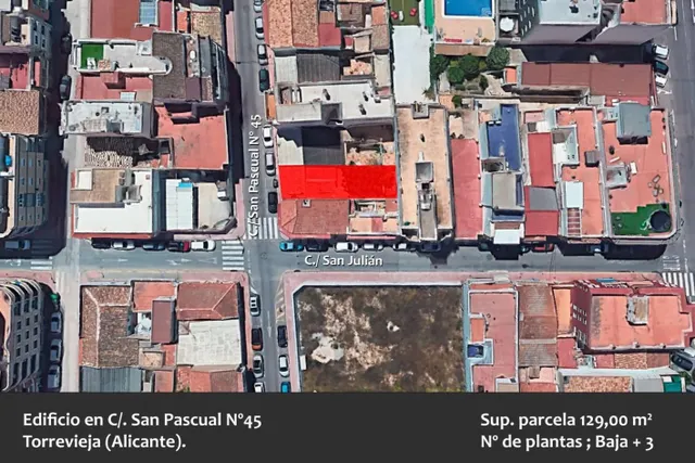 Solar urbano de 129 m2 con gran potencial de inversión en el