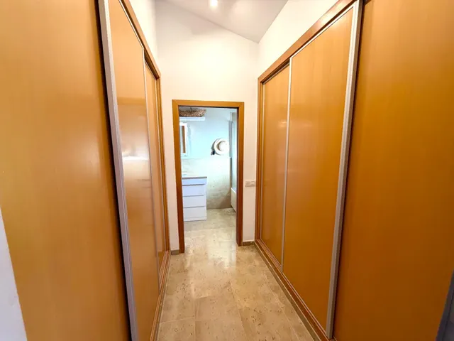 Ático Dúplex Exclusivo con 3 Terrazas, 2 Piscinas y Amplios Espacios — 40