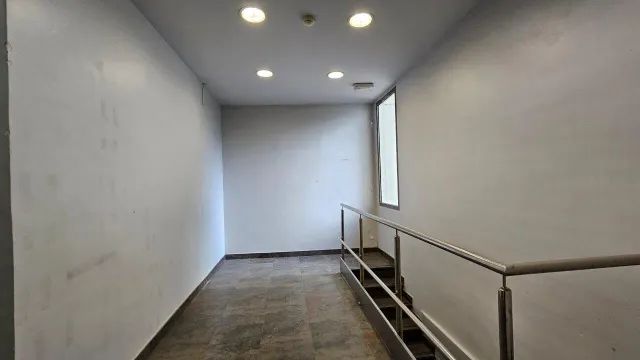 Edifificio neoclasico en el centro de Figueres. — 37
