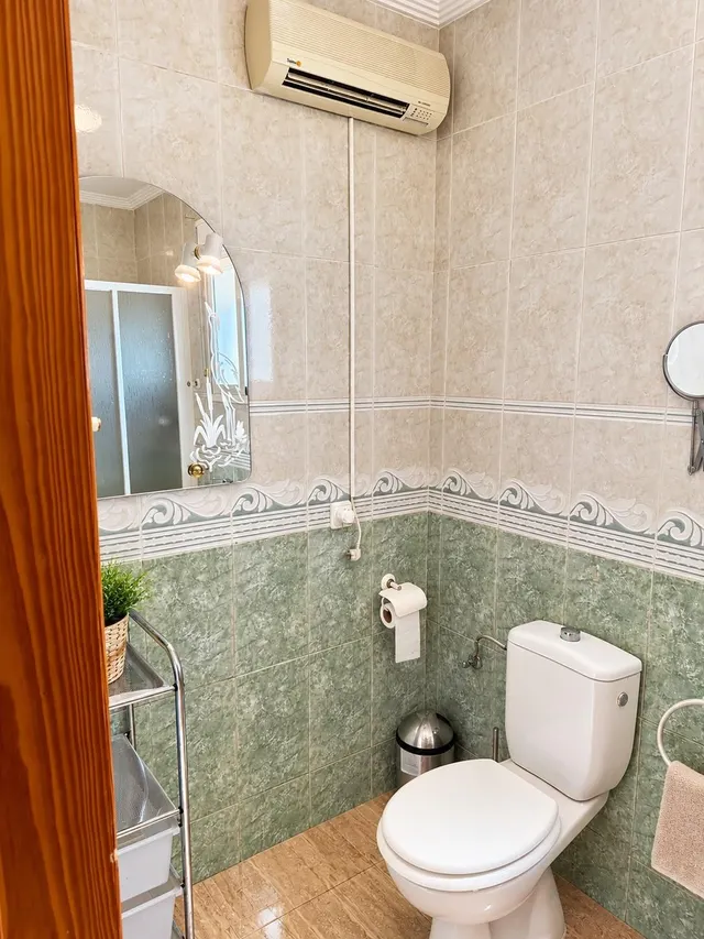 Chalet con piscina privada y parcela — 21