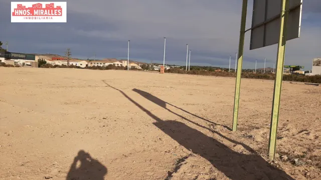 INTERESANTE TERRENO URBANO DE 6100M2 EDIFICABLES Y CERCA DE TODOS LOS CENTROS COMERCIALES DE ELCHE.X — 7