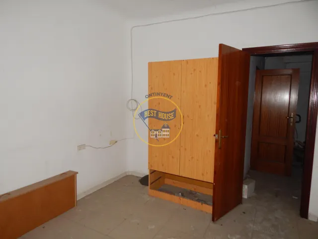EDIFICIO A REFORMAR EN COCENTAINA. — 21