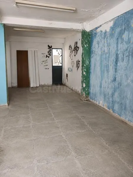 ¡OPORTUNIDAD DE INVERSIÓN! LOCAL EN VENTA A REFORMAR EN EL C - foto 2