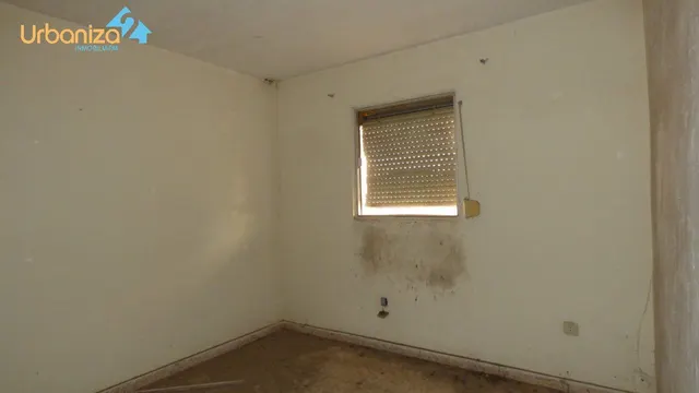 casa en san roque para reformar con garaje y patio amplio — 12