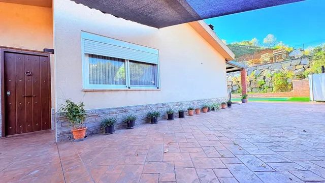 Elegància, Espai i Confort en una Casa Exclusiva a Can Font - foto 2