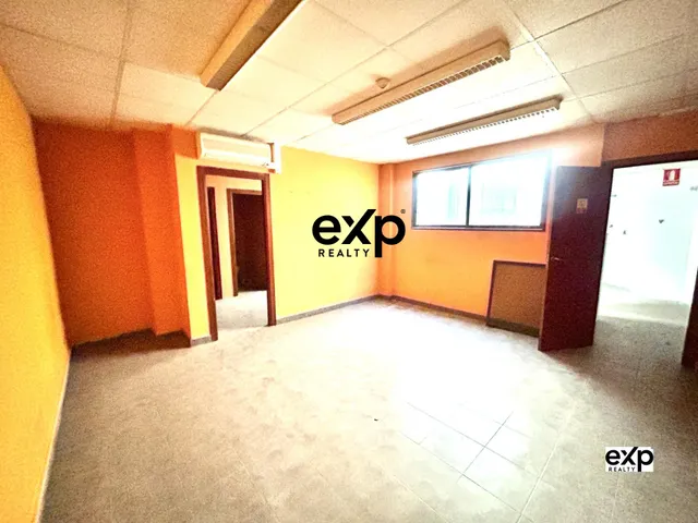 Planta baja diáfana en zona  La Petxina-Juan Llorens — 36