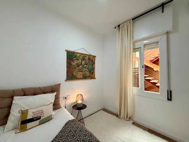 Ático Reformado a Estrenar con Terraza en el Centro — 10