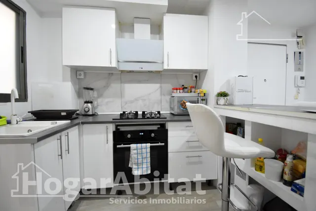 ¡REFORMADO A ESTRENAR! IMPECABLE, AMPLIO Y EXTERIOR CON BALC