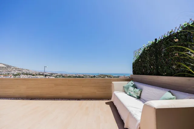 Chalet con Vistas al Mar  y la Montaña – Ubicación Privilegiada — 36