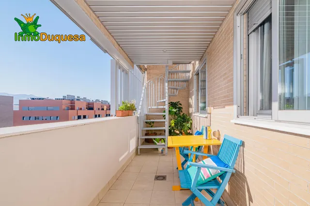 Ático duplex con terraza de 61 m2, plaza de aparcamiento, trastero, piscina comunitaria, padel - PTS. — 22