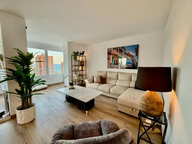 Apartamento reformado con vistas al mar, terraza y parking incluido en poniente, Benidorm — 6