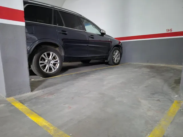 Buena plaza de coche — 2