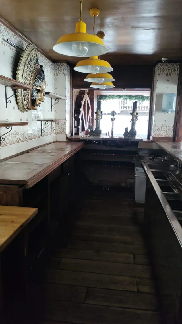 Excelente Local Comercial en  la Avenida más transitada de Andorra — 7