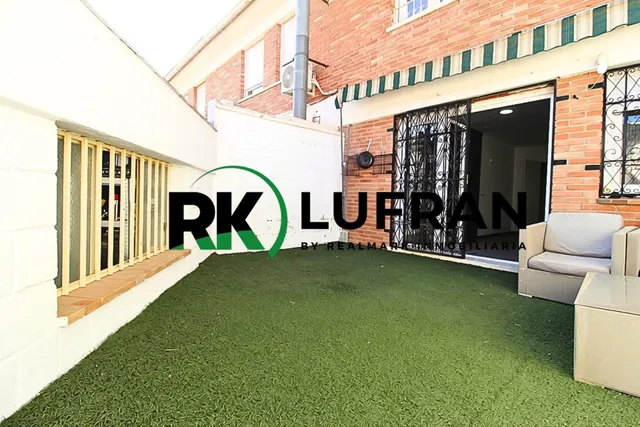 CHALET PAREADO EN SAX (ALICANTE) CON GARAJE Y PATIO — 24