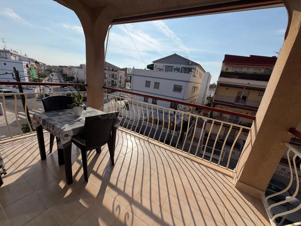 Vivienda esquinera a la venta a pocos metros de la playa