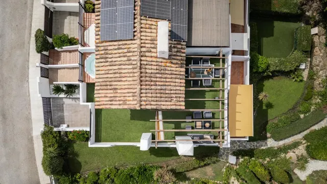 Chalet adosado en la Milla de Oro de Marbella — panorámica de La Concha — 45
