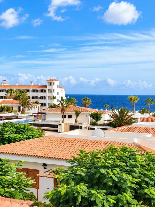 Casa independiente con vistas al mar y al Teide, garaje doble y piscina comunitaria — 32