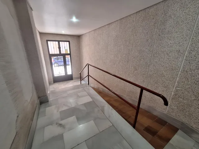 Apartamento 2 habitaciones 85m² en venta - Estacion de autobuses — 31