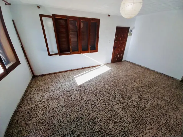 Vivienda con amplia parcela en Costabella — 9