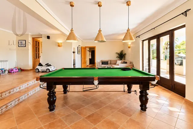 VILLA MEDITERRÁNEA CON GRAN PARCELA, PISCINA Y ESPACIO PARA TODA LA FAMILIA ☀️ — 45