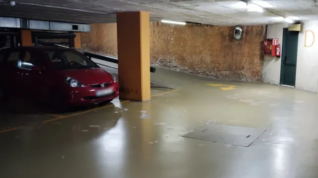 Parking 8m² en alquiler - Casc Antic — 15