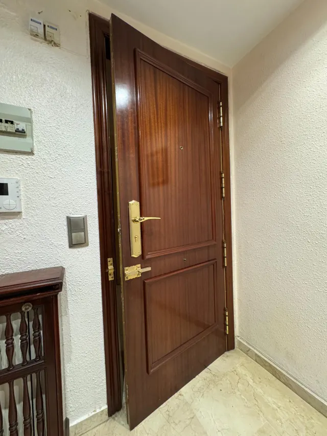 Amplio y Moderno Piso en Avd. Navarra, Zaragoza — 25