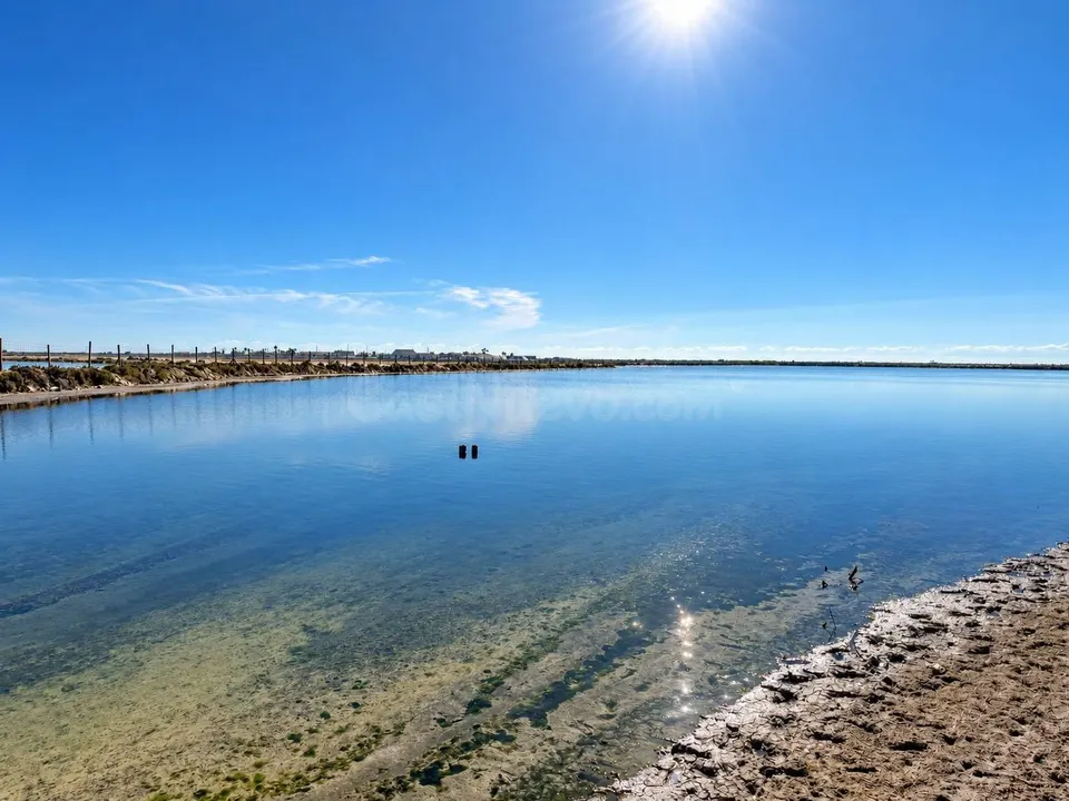 Piso con terraza y trastero en solarium a 500 metros de la playa y paseo maritimo.