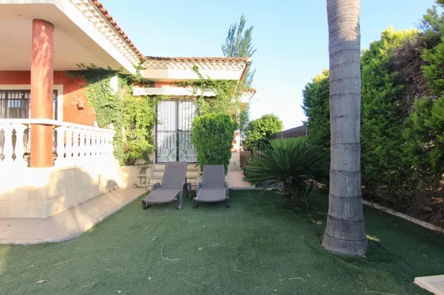 Alquiler larga estancia chalet con piscina — 18