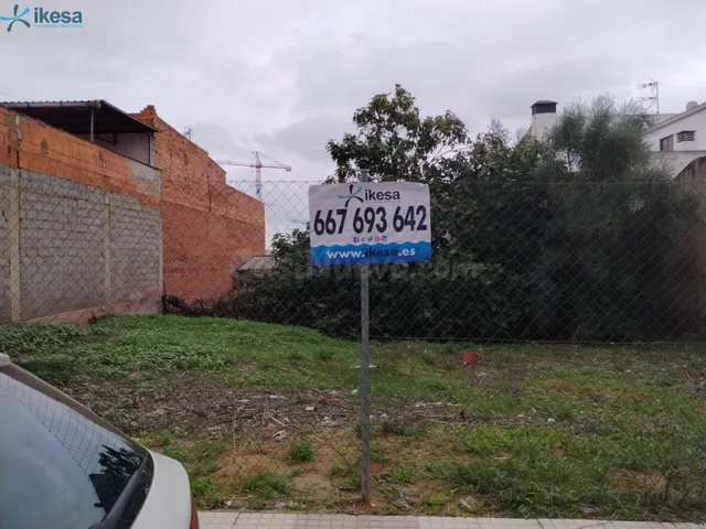 Venta de Suelo Urbano Residencial en C/MANZANEDA - Badajoz - foto 5