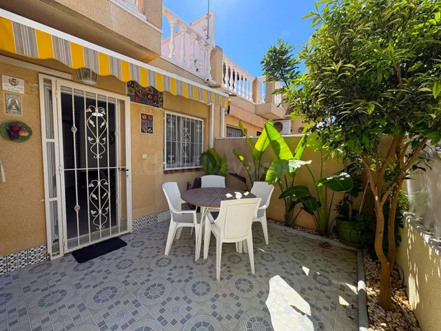 ESTUPENDA CASA REFORMADA CON LICENCIA TURÍSTICA EN JARDÍN DE